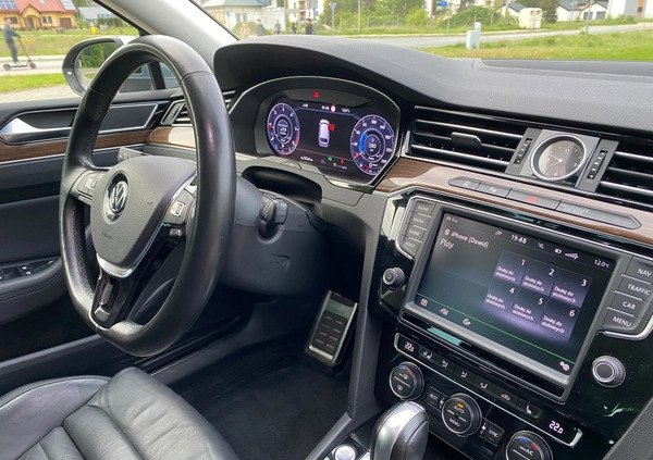 Volkswagen Passat cena 82900 przebieg: 220000, rok produkcji 2016 z Gryfice małe 781